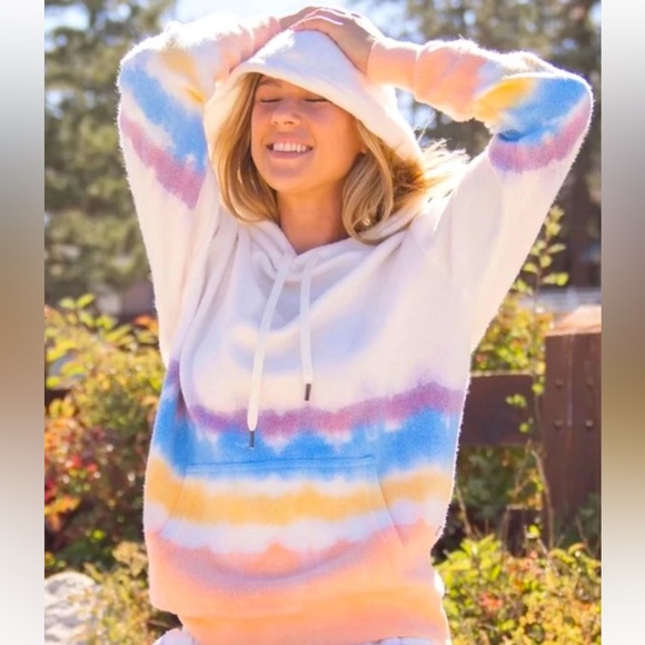 feat Tops - Feat Hoodie